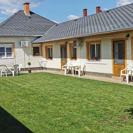 Hajdúszoboszló Rozika Apartman Ii. מראה חיצוני תמונה