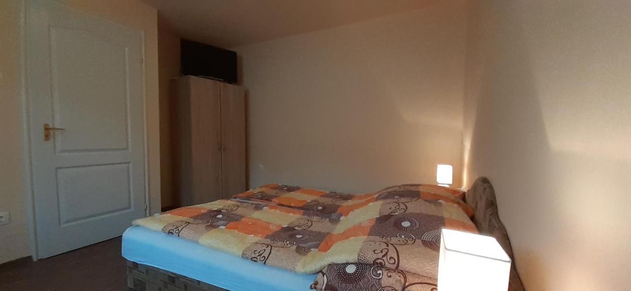 Hajdúszoboszló Rozika Apartman Ii. מראה חיצוני תמונה