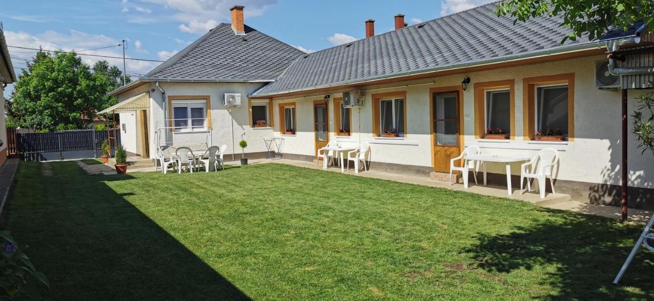 Hajdúszoboszló Rozika Apartman Ii. מראה חיצוני תמונה